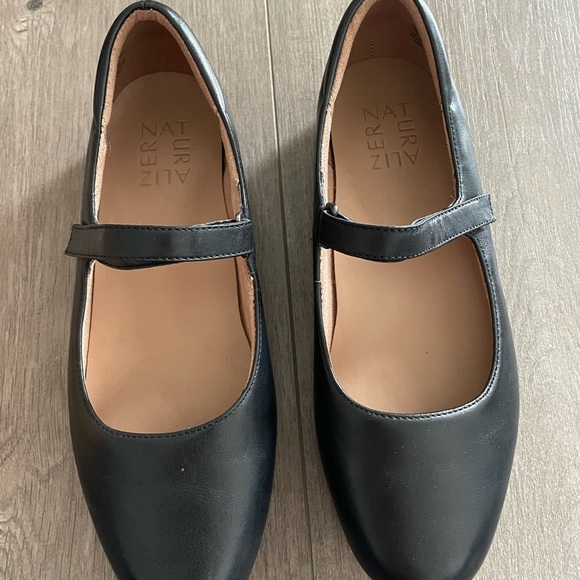 🆕 Naturalizer Women's Maxwell-MJ Mary Jane Round Toe Ballet Flat size 6 - Picture 1 of 8